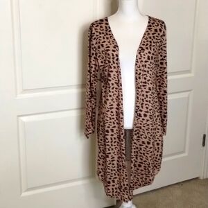 Hipster Row women's size Large leopard animal print lightweight cardigan